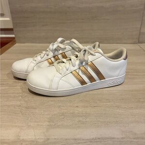 Adidas Women's White and Rose Gold Sneakers. Like new